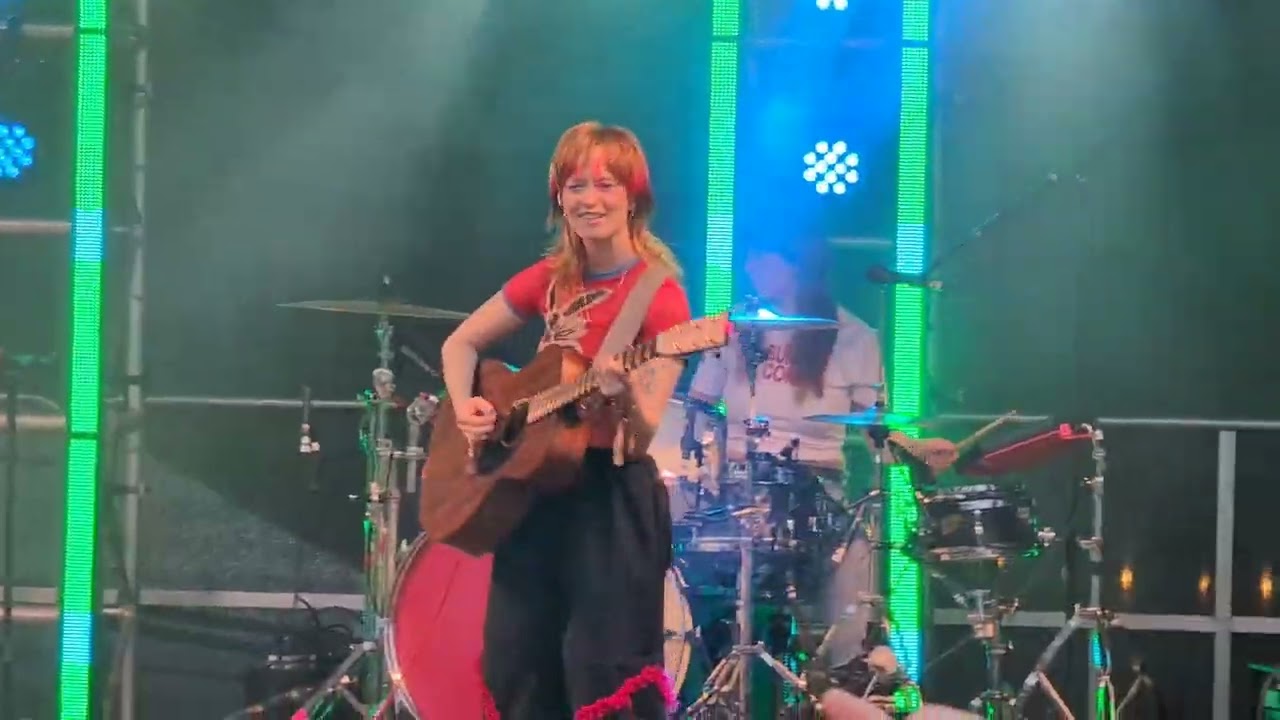 Orla Gartland - Why Am I Like This? - Live at Leeds In The Park 2024 - 05-25-2024