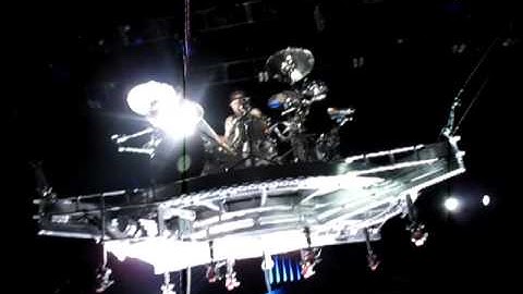 Blink 182- Travis Barker Drum Solo Chicago August 15, 2009