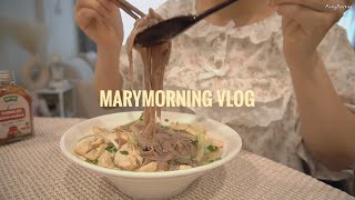 vlog. Cooking at home. Chicken pho, spicy stirfried chicken and cabbage, potato broccoli patties