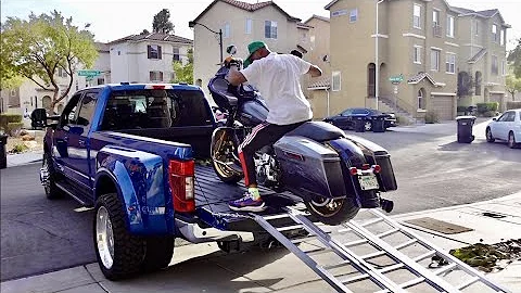 LOADING A HARLEY ON A DUALLY TRUCK! (HOW TO)