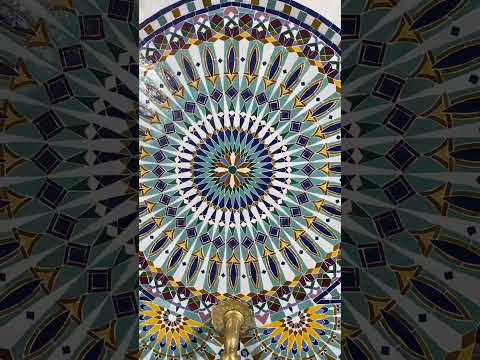 زليج الفسيفساء المغربي هو فن تقليدي رائع وفريد يشتهر به المغرب زليج فسيفساء فن مغربي حرف يدوية