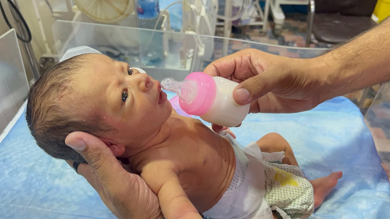  “Little Hug, Big Love 💕 Baby Feeding Time” 