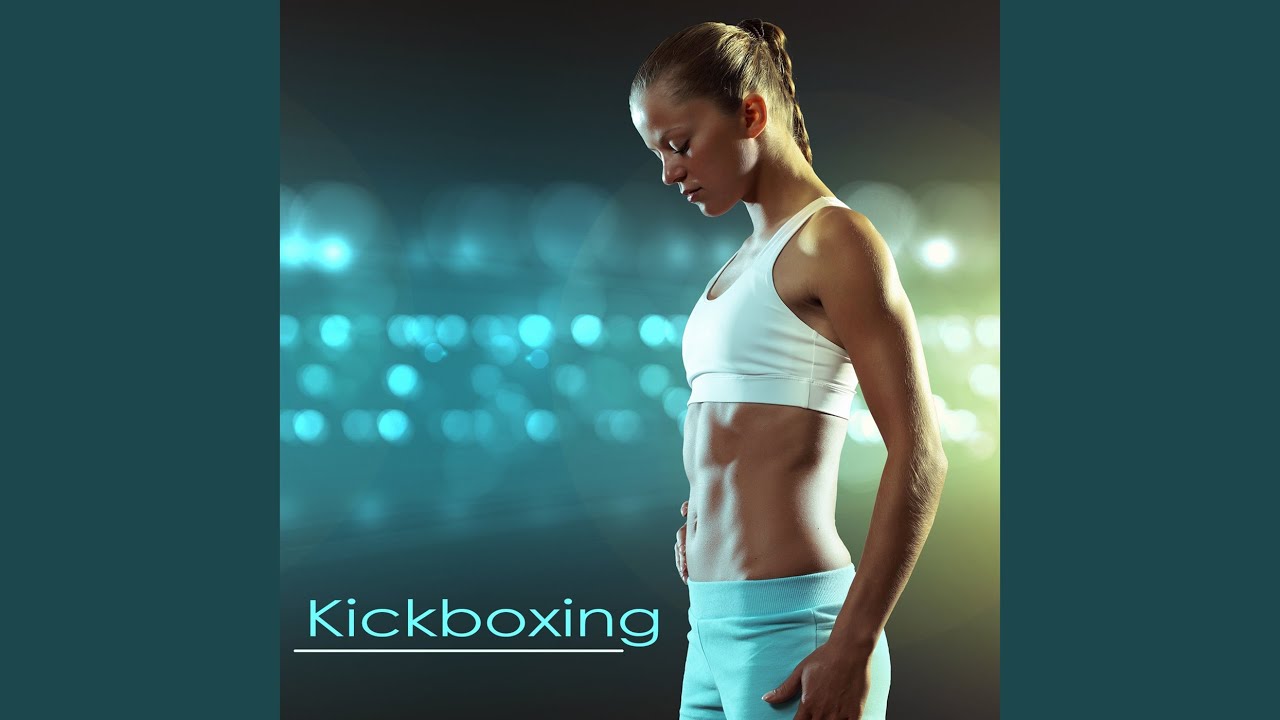 Включи музыку для фитнеса. Фитнес тренировка девушка. Фитнес танцы девушка. Групповой фитнес девушки. Девушка файт.