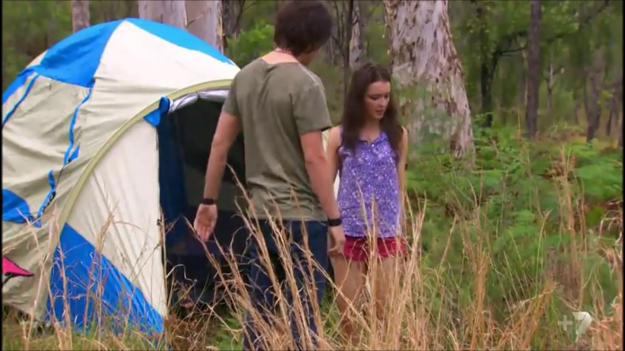 home and away Evie, Josh and Matt Girlfriend