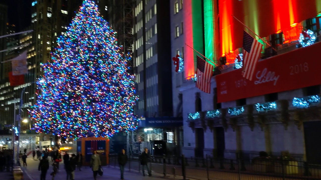 Wall Street Christmas tree 圣诞节前的华尔街 YouTube