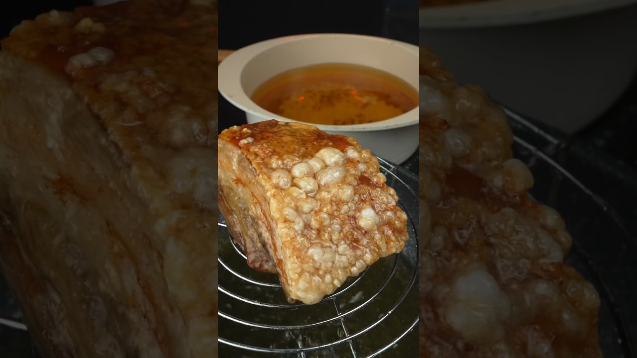 สุดยอดหมูกรอบ หนังฟู #shorts #cooking