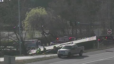 Four people get minor injuries from semi-truck collision on SR-18 near Auburn, Washington