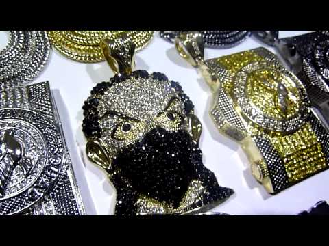Cuban Link Chain For Sale >> Mr Chris Da Jeweler Real Diamond Real Gold Gucci Duffle... | Doovi Cuban Link Chain For Sale >> Mr Chris Da Jeweler Real Diamond Real Gold Gucci Duffle... | Doovi