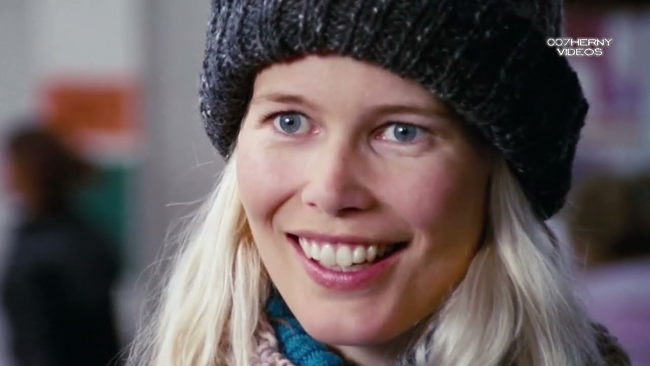 ASÍ VIVE CLAUDIA SHIFFER