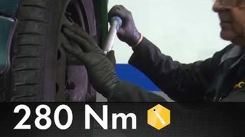 Replacing front shock absorbers of a Renault Grand Scenic II