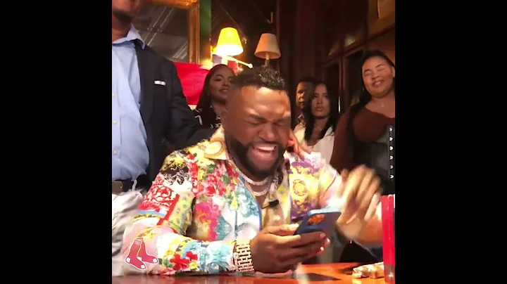 David Ortiz gets the call from the Hall of Fame! (...