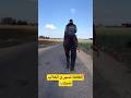 القافلة تسير و الكلاب تنبح 
