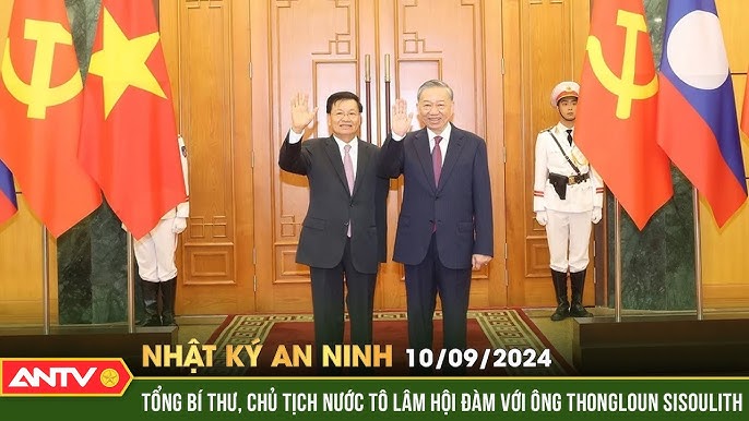 Ish stoli uchun keng ekranli porno fon rasmi Mast qizga bir bulka kolbasa berishdi