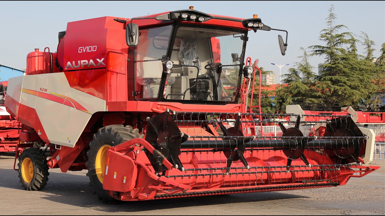 CZY KORBANEK WYSTAWIŁ KOMBAJN AUPAX NA TARGI SZEPIETOWO 2025?