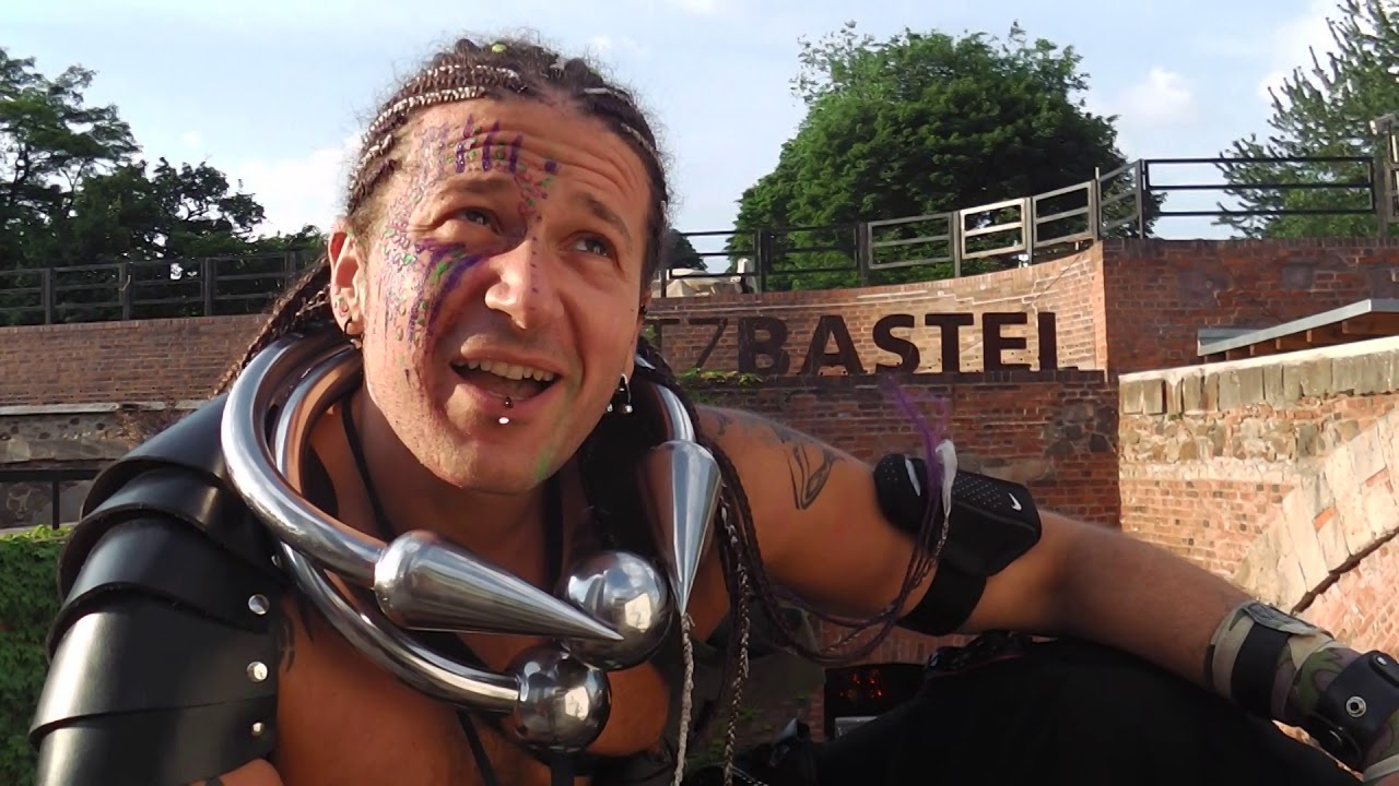 DjAri 's WGT Interview - Wave Gotik Treffen 2012 - YouTube