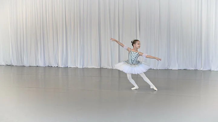 Anna Hay. Age 6. Silver variation. First place  - ...