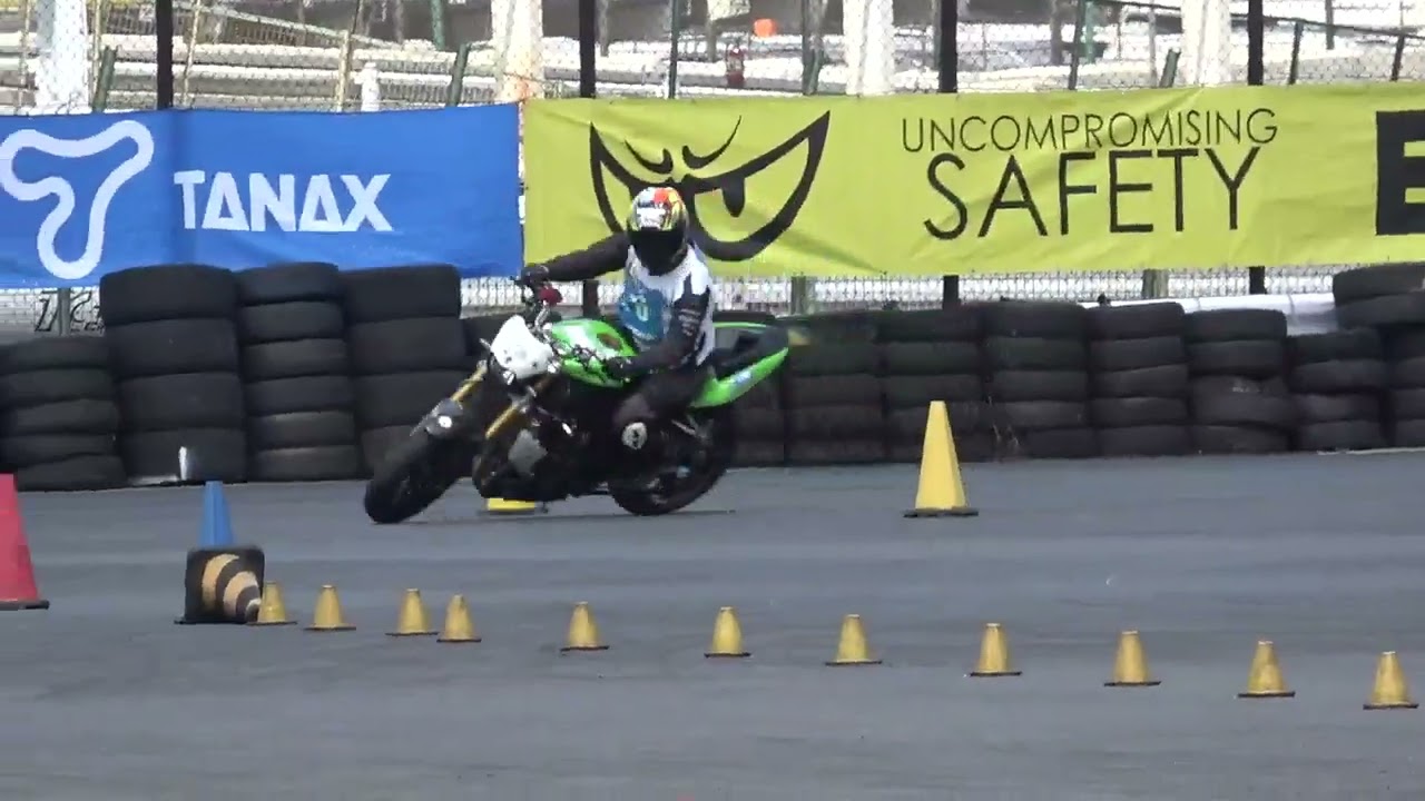 DUNLOP 2026 R2【B】h1 ZX-10R - YouTube