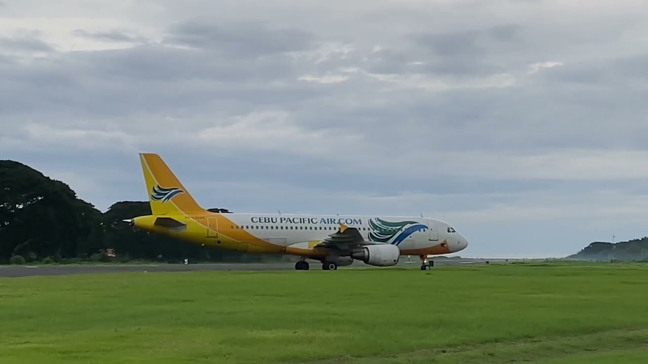 Cebu Pacific Landing in Dumaguete City Airport