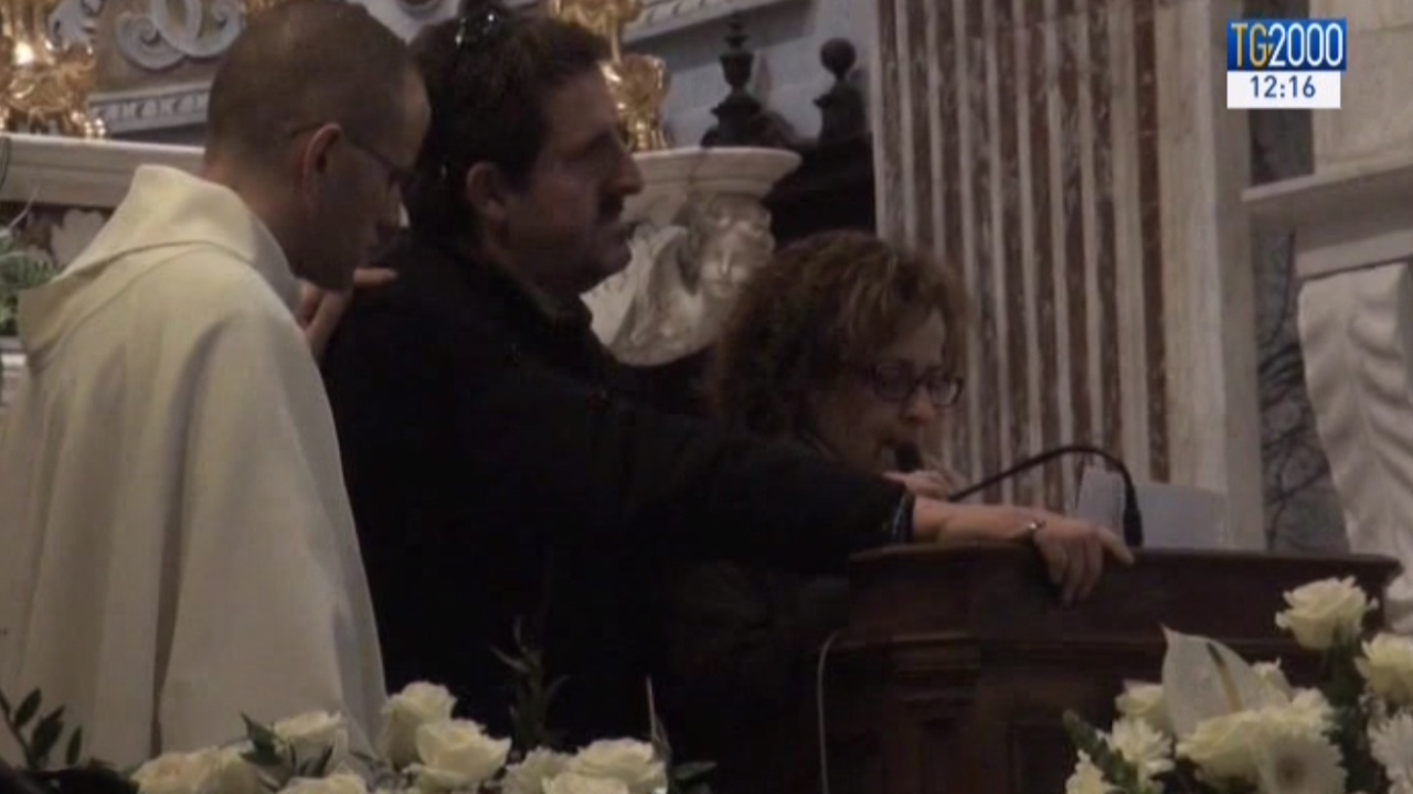 Lavagna. Al funerale del 16enne suicida, lo straziante appello della madre