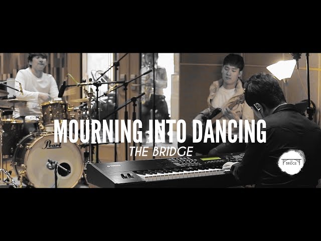 [band] Mourning Into Dancing | StudioLIVE class=