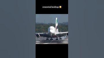 Normal Landings VS Crosswind landings 😳 #shorts #crosswind #landing