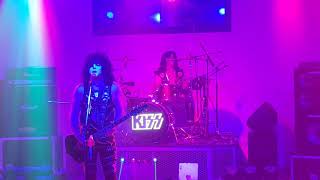 KISS ALIVE - Dirty Livin&#39; (ACATRAZ 03-12-17)