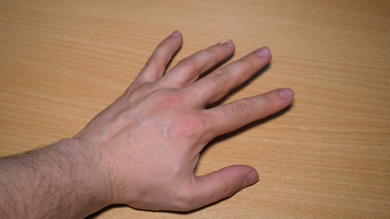 4K Free Stock Footage: Man taping his hand on a table