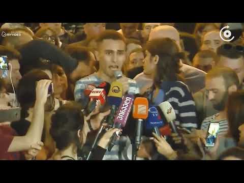 აქციაზე მისულმა სტუდენტმა ზვიად კუპრავას ნაციონალების ზონდერი უწოდა