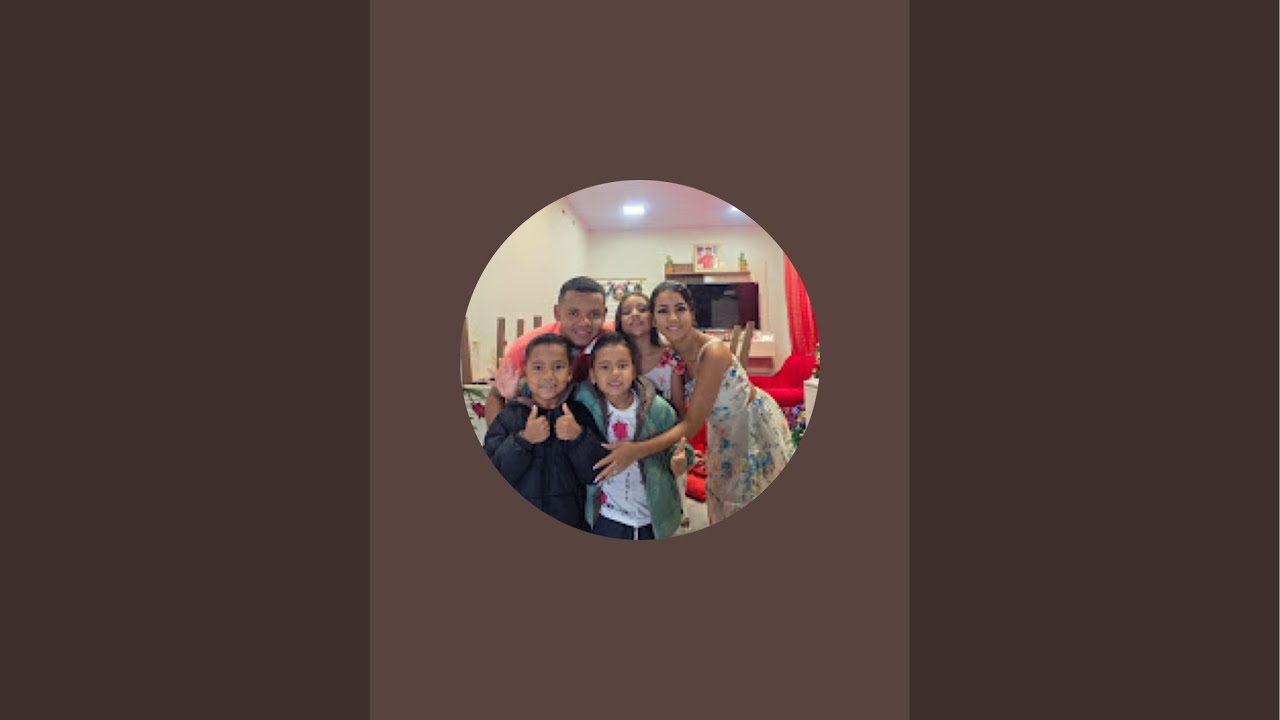 Tia Jhenyfer👻 está ao vivo!