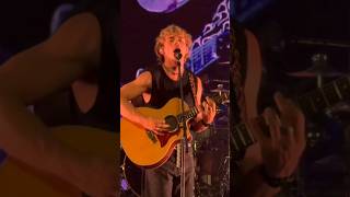 Ross Lynch - Need You Tonight - live in Monterrey