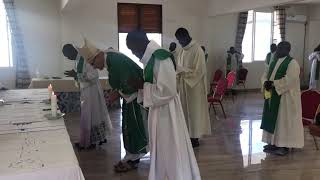 Mazu e_Ab Karol Abessolo_par les prêtres du Diocèse de Kribi