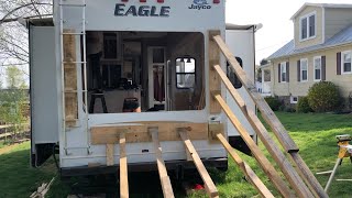 Repairing Water Damage ( RE-LAMINATING ) Jayco Eagle