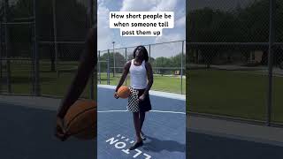 How short people be when someone tall post them up 😂 #basketball #trending #viral #shorts