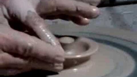 SIMON LEACH POTTERY TV - How to throw a jam pot lid - Oct 19 