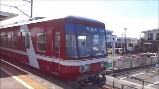 遠州鉄道。2004Fと2007F。同じ赤でも色違いの赤電。