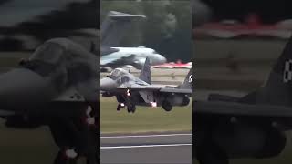 Mirage 2000 vs Mig 29 dengan manuver kobra!! siapakah yang terbaik #shorts #military