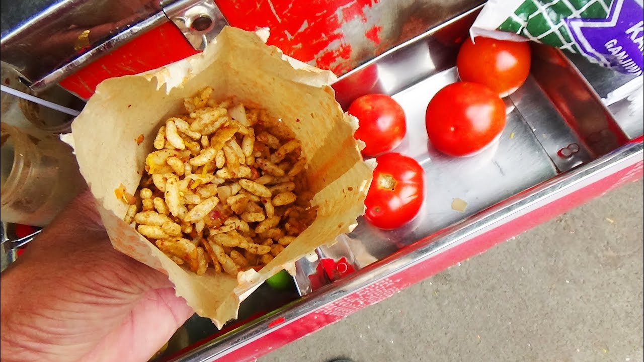 Jhal Muri | Tasty Mixture on Roadside | Dharam Karam Road | Hyderabad | Indian Street Food 2017 | Street Food Zone