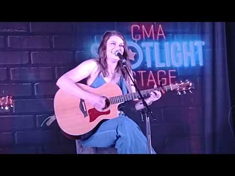 Mae Estes, "Thinkin' Bout Cheatin'" at CMA Spotlight Stage, June 11, 2022
