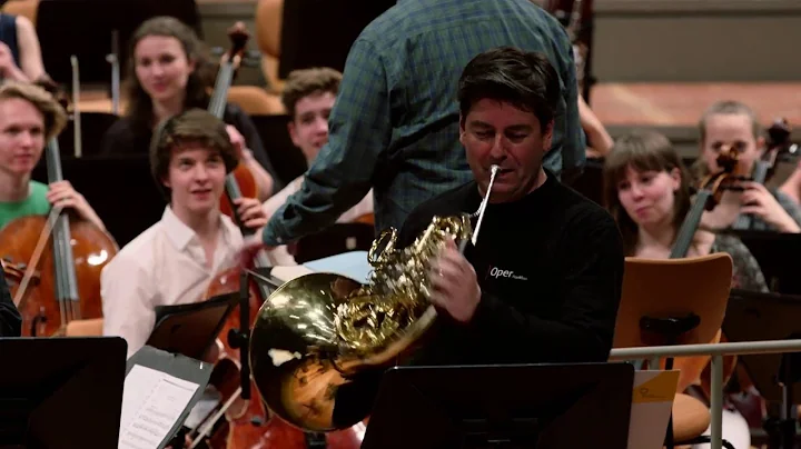 Sebastian Weigle takes the Sarahs Music Horn Chall...