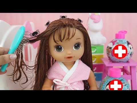 BABY ALIVE PEGOU PIOLHO MINHA BONECA LAVANDO O CABELO COM SHAMPOO ESPECIAL