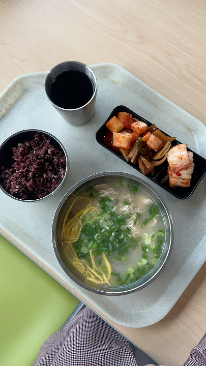 Korean Chicken Noodle Soup! 8.8/10 🍲 #koreanfood #foodie #korea #mukbang #cafeteria #lunch #asmr