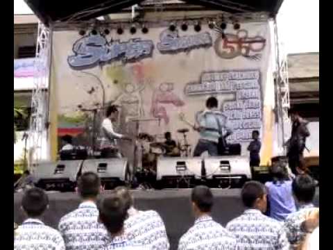 semakin hari semakin cinta (cover) .mp4