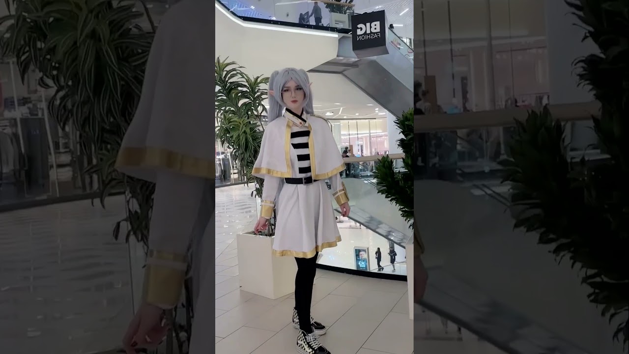 Walking with Frieren✨  #cosplay #anime #cosplayer #frieren #frierenbeyondjourneysend