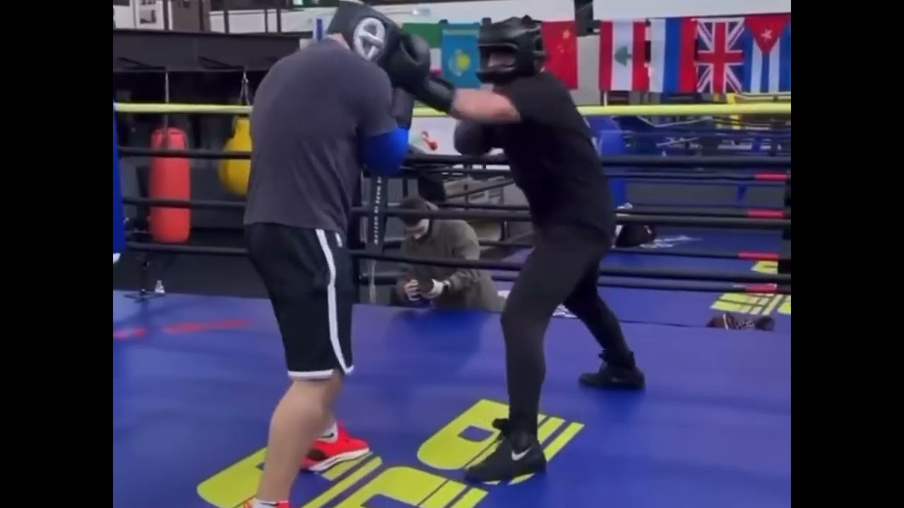 Vitaly sparring for his fight against Kristen Hanby on Showstar Boxing