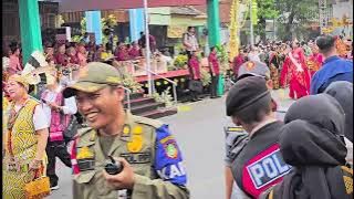 Meriah! Parade Mobil Hias , Kriya Seni dan Budaya HUT Dekranas Tahun 2024 Di Kota Surakarta.