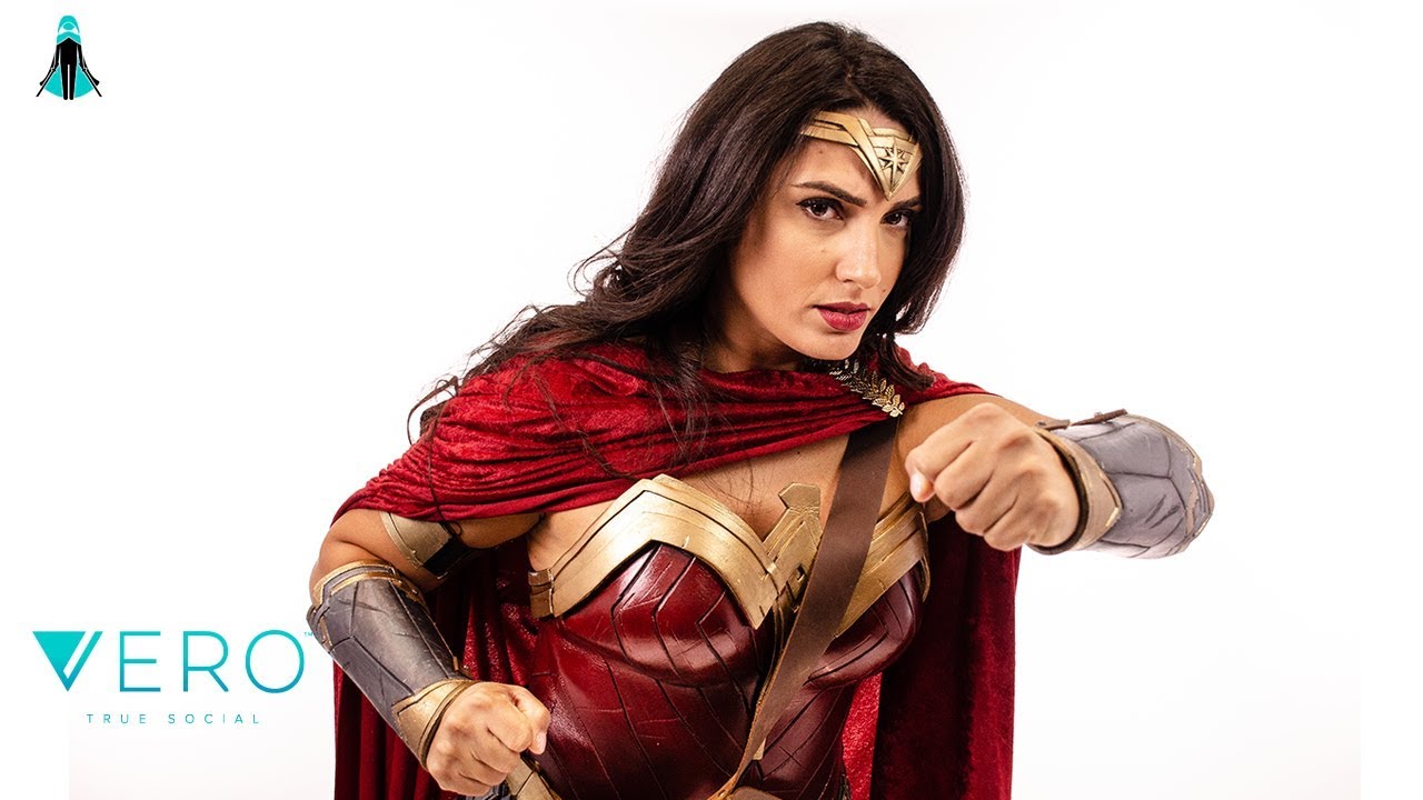 Cosplay on VERO: NYC Comic Con I Behind the scenes with VERO Cosplayers | NYCC 2019