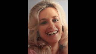 Watch Connie Smith The Wayward Wind video