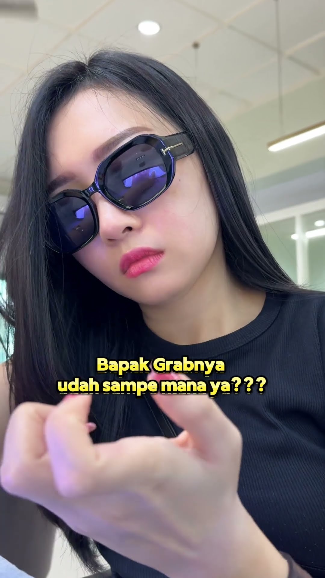 Nailart-ku gak ganti2 warna wis berbulan2..suka yang simpel