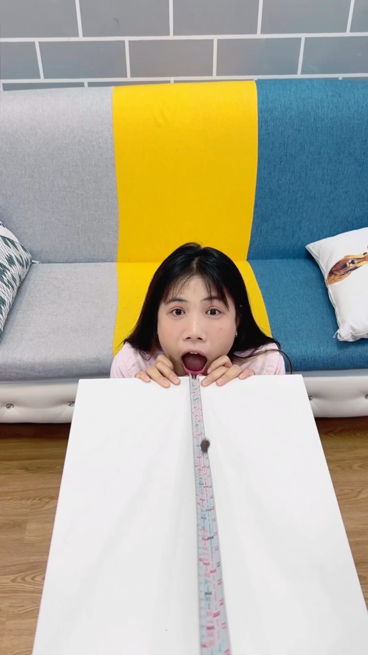 Su Hao comedy: tape measure challenge ?