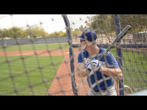 Dodgers Spring Training: Chase Utley, Corey Seager Take BP